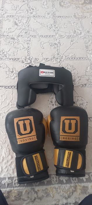 Перчатка с шлемом