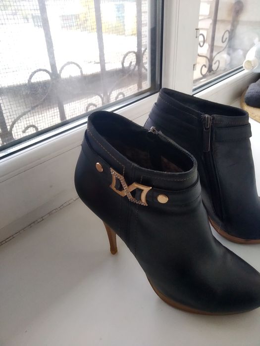 Ботинки женские 37 размер. Б/у