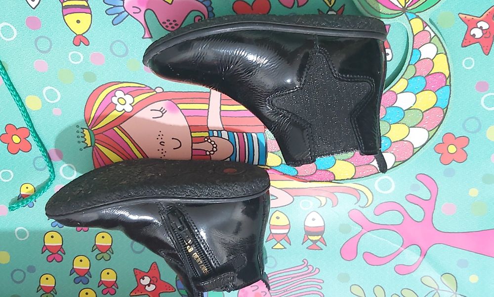 Ботички Kikers 24