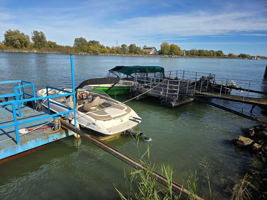 FOUR WINNS 180 HORIZON + motor VOLVO PENTA nou + peridoc aluminiu