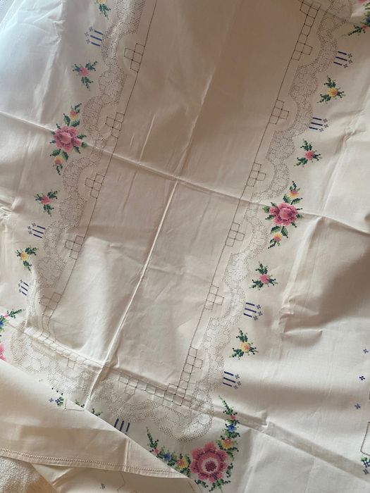 Ръчно бродирани покривки