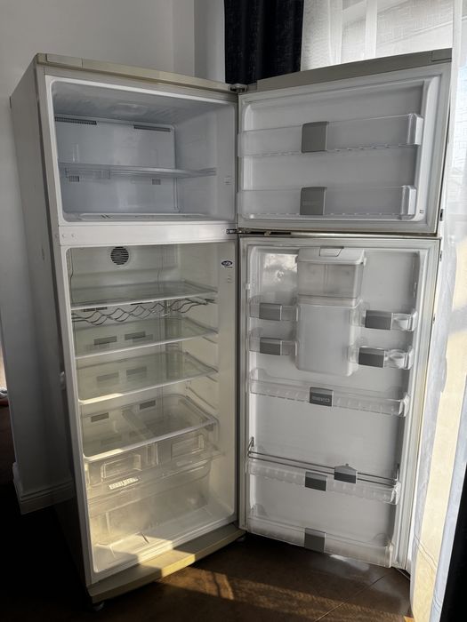 Frigider BEKO cu congelator