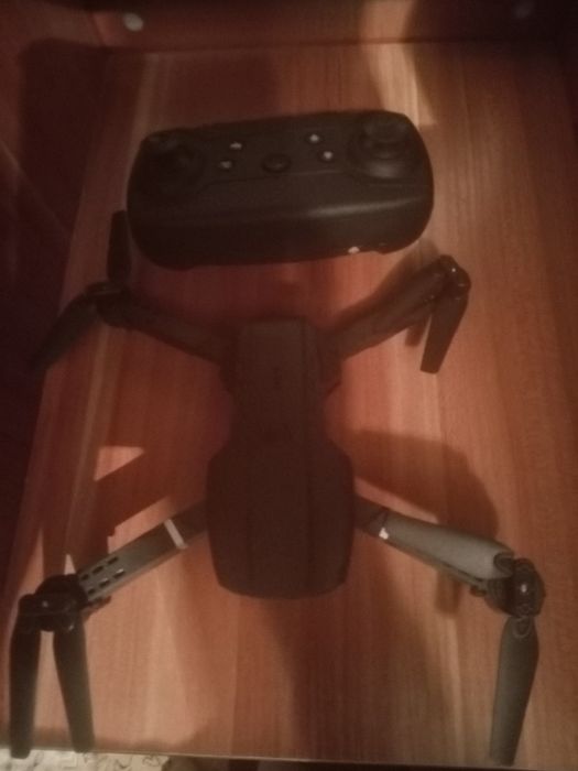 Продается дрон Е99 ПРО 4К