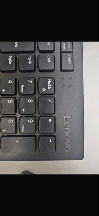 Tastatură Lenovo originală cu fir – layout US – nouă, nefolosită