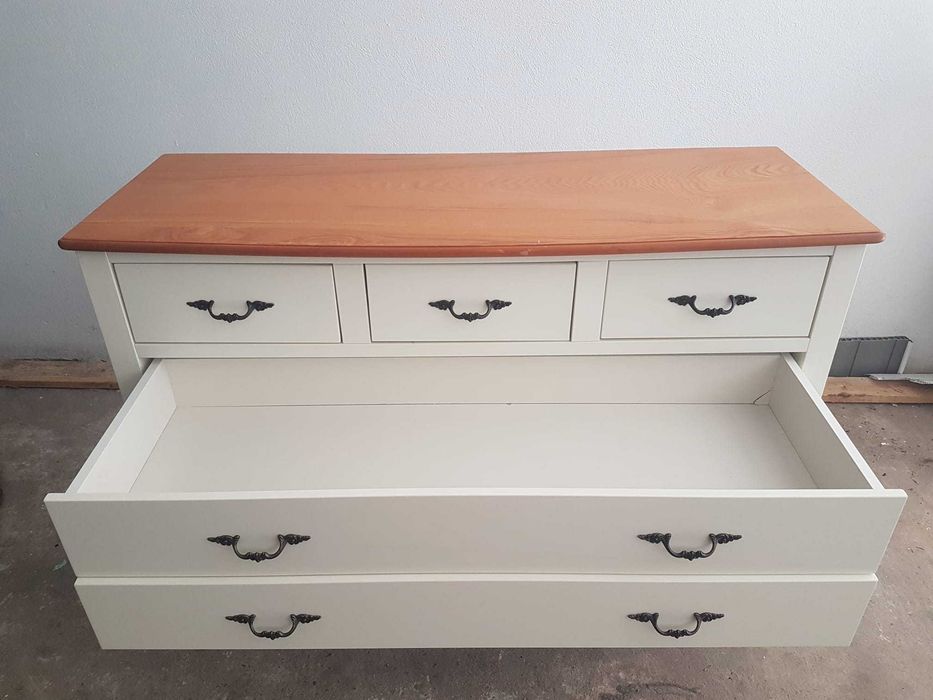 Comoda Jysk, gama STENLILLE, culoare alba.