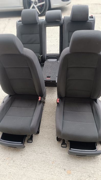 • Продавам сив платен салон с чекмеджета за голф 5 и кожен GTI salon