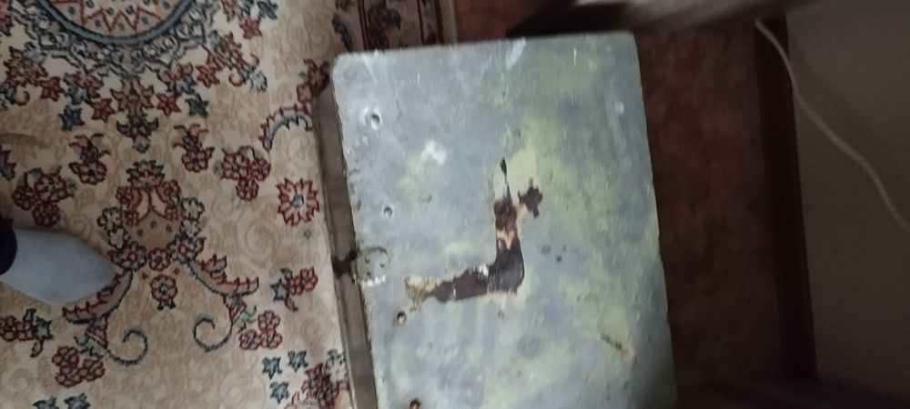 Сейф маленький размер 38на48