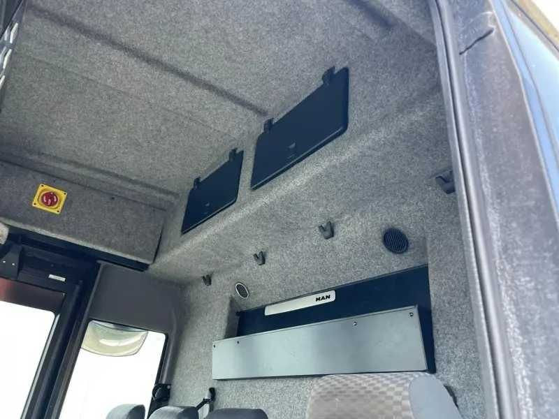 Autoutilitară Gunoieră MAN 235