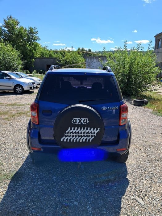 Daihatsu Teritoriul j2