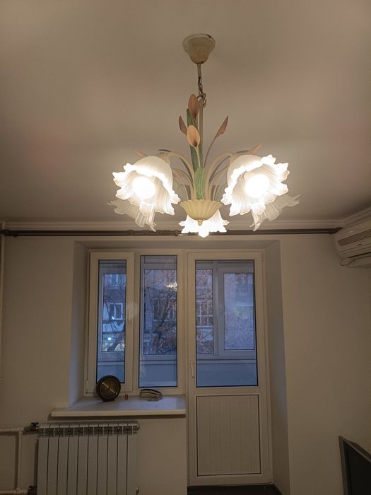 Продам люстру б/у