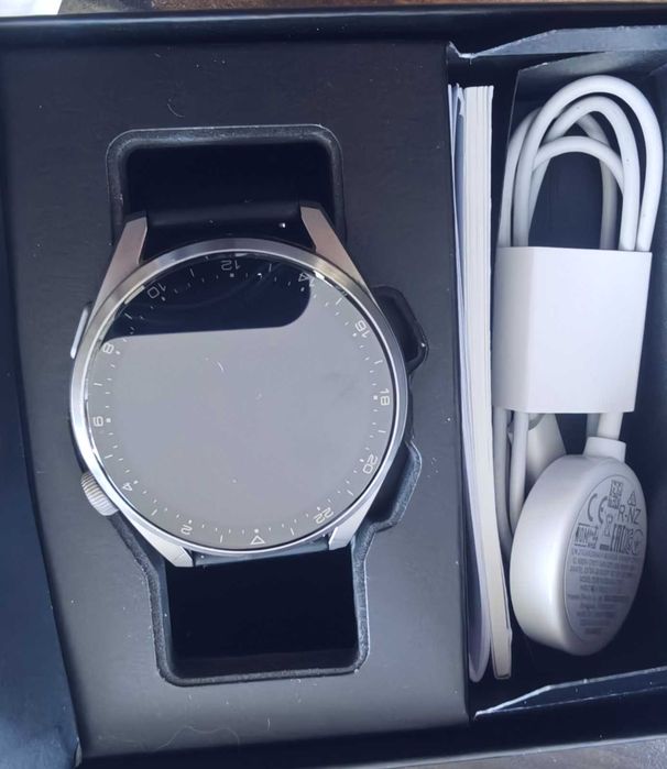 Huawei watch 3pro + оригинален адаптор + много и различни каишки
