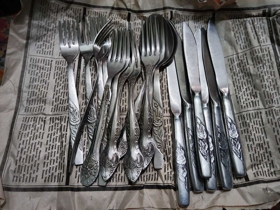 Ложки вилки десертные ложки ножи продаются