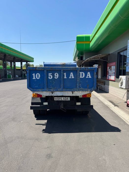 Isuzu npr самосвал