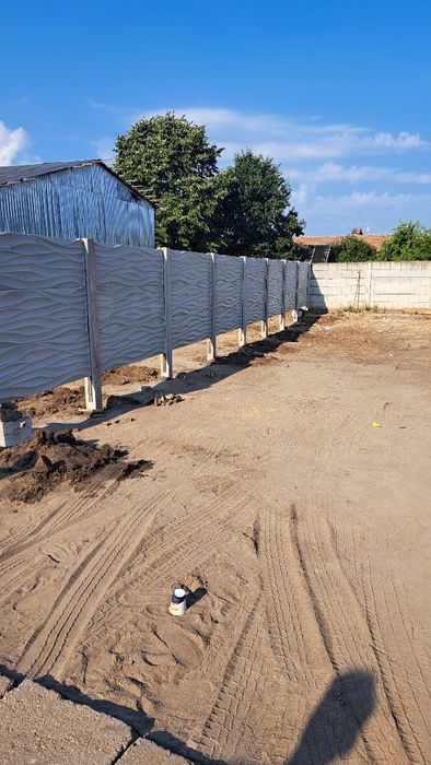 Gard  din beton  este în comuna celaru