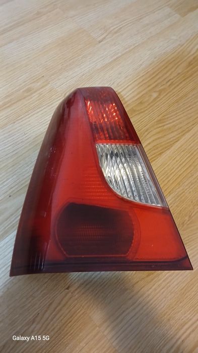 100 lei lampa stop logan 1 negociabil