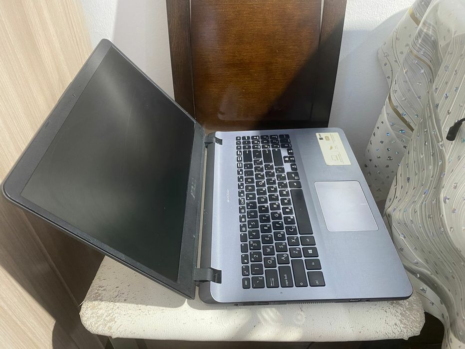 ASUS intel core i3 Broadwell/Windows 10/SSD