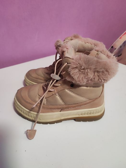 Топли ботушки ..