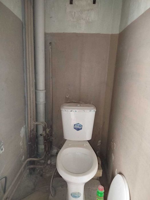 4х комнатная квартира без ремонта на районе Супера