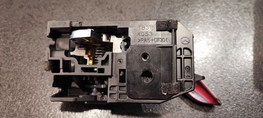 Продавам Части за оборудване на предна лява врата за Мазда СХ5 2018г.