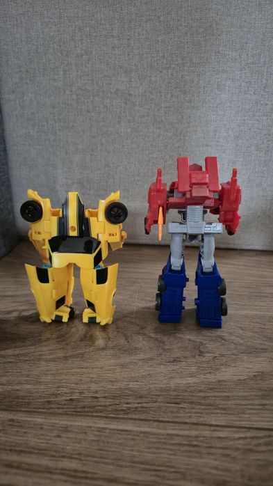 Transformers колекционерски фигури