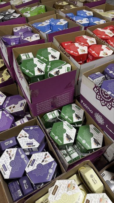 Склад, хурма, финики, Саудия.