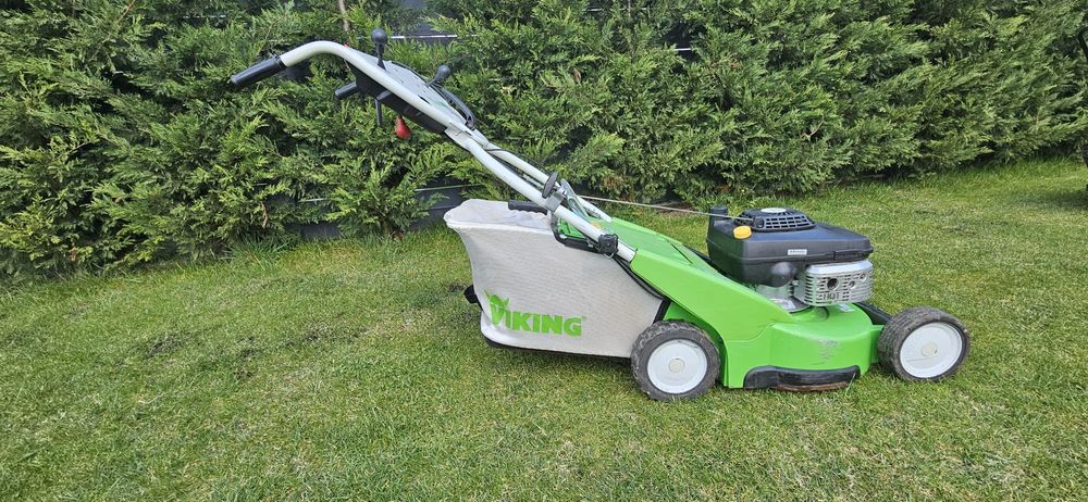 Mașina tuns iarba gazon Viking Kawasaki  6Cp