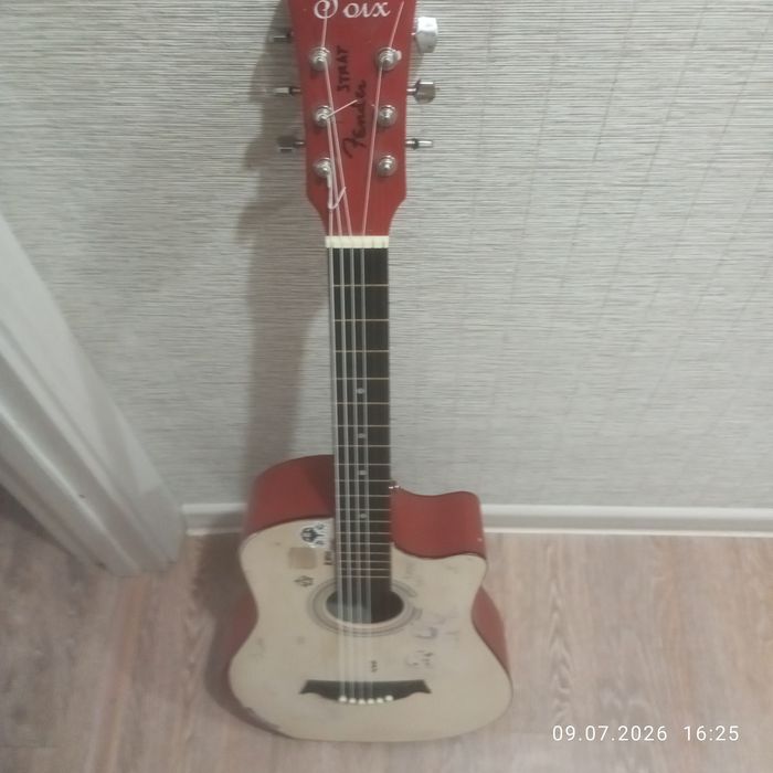 Продам гитару срочно