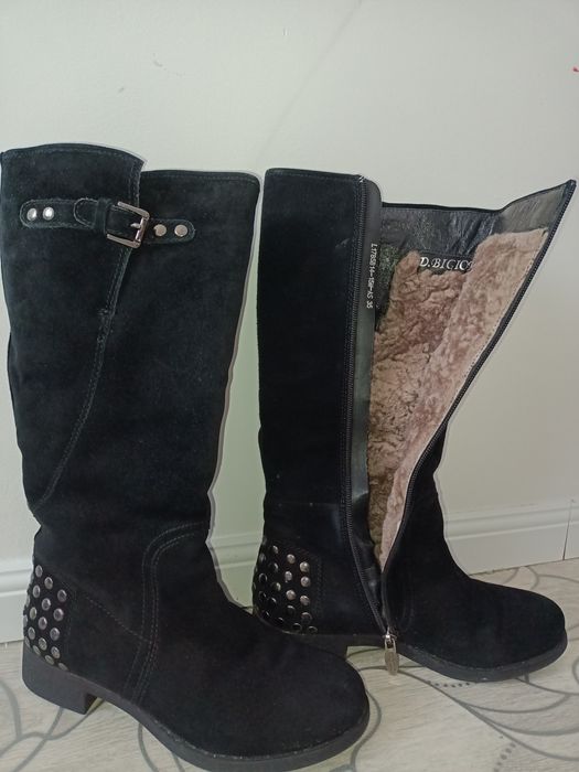 Продам женские сапоги