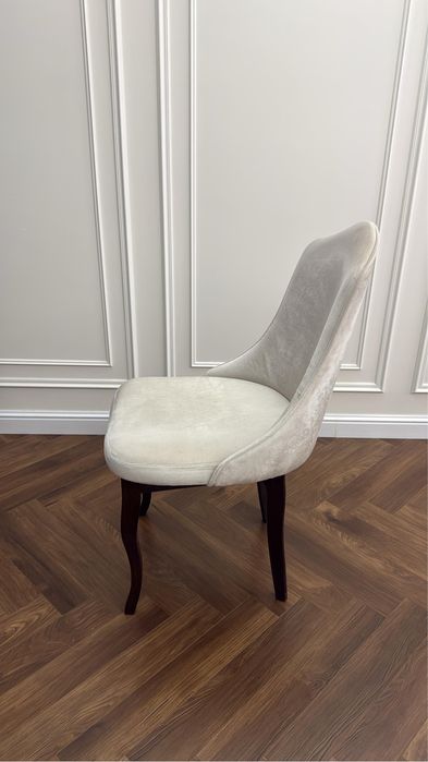 Стулья  и кресло