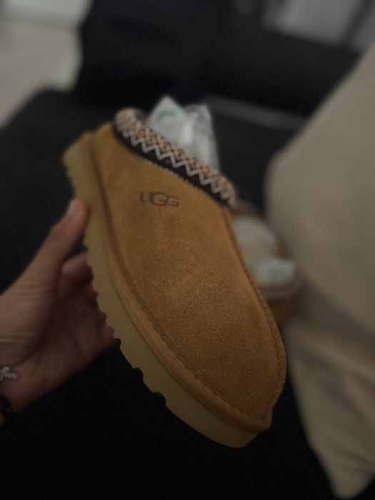 Ugg tazz