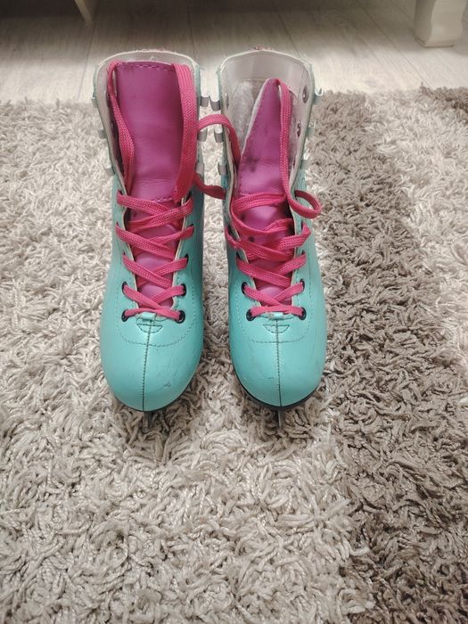 Продам коньки женское