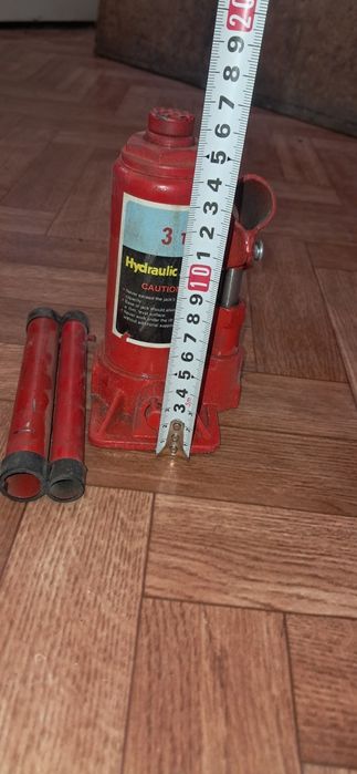 Продаю домкрат новый