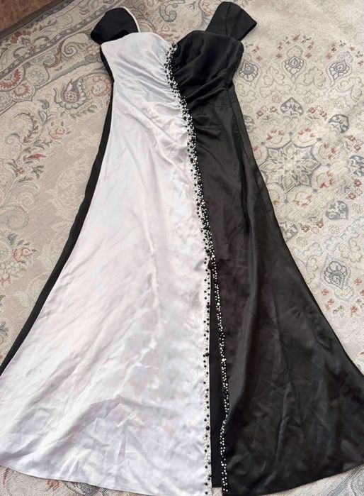 Продам два вечерних платья