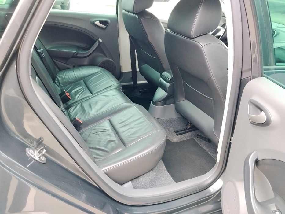 Seat Ibiza ST Ecomotive 1.2 TDI 75 CP

* Euro 5
* ABS / ESP / ASR / Airbag-uri
* Tapiterie Piele + Cotiera
* Incalzire Scaune
* Climatronic
* Hill Hol