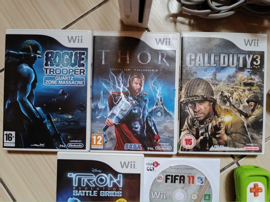 Wii full cu accesorii jocuri originale Fifa 11 Thor Call Of Duty Tron