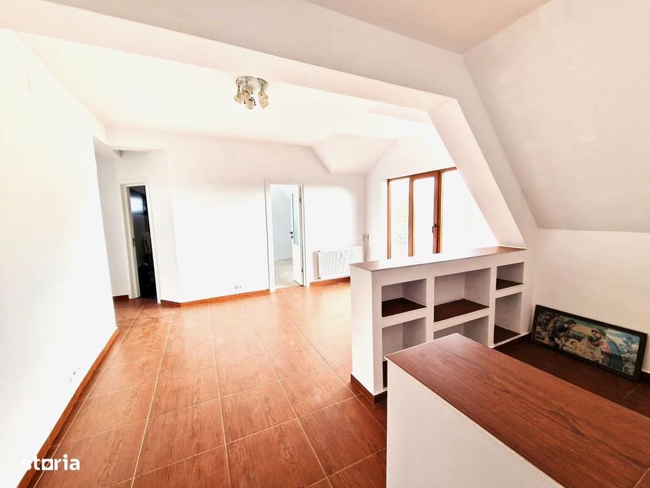 Apartament 3 camere+living cu bucatarie-zona Piata 22 Decembrie.