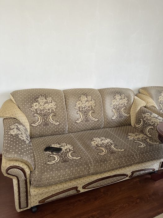 Два дивана.