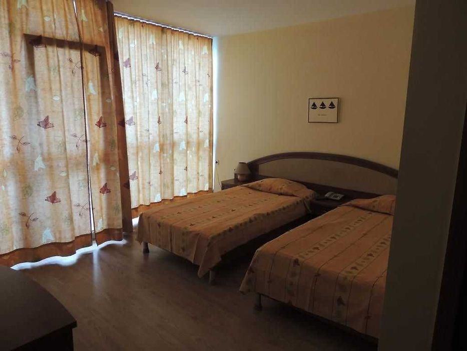 Предлагаме на Вашето внимание работещ семеен хотел в гр. Несебър