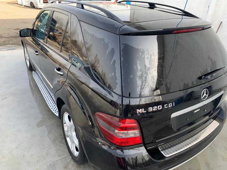 Dezmembrez mercedes ML W164  ml 320/bara fata/far xenon/capota/