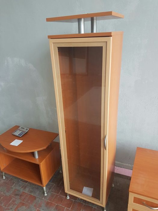 Холна секция с витрина