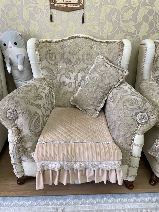 Диван с креслами