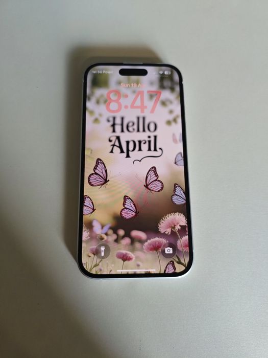 Продавам Iphone 15