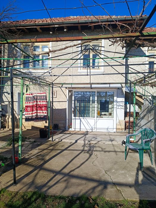 Продавам къща в село Градище Севлиево