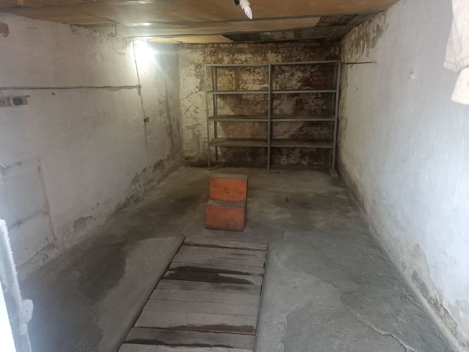 Продам гараж на Торг колонне.