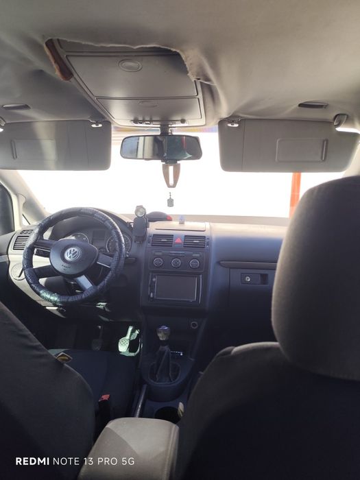 VOLKSWAGEN Touran 0 — imagine 3