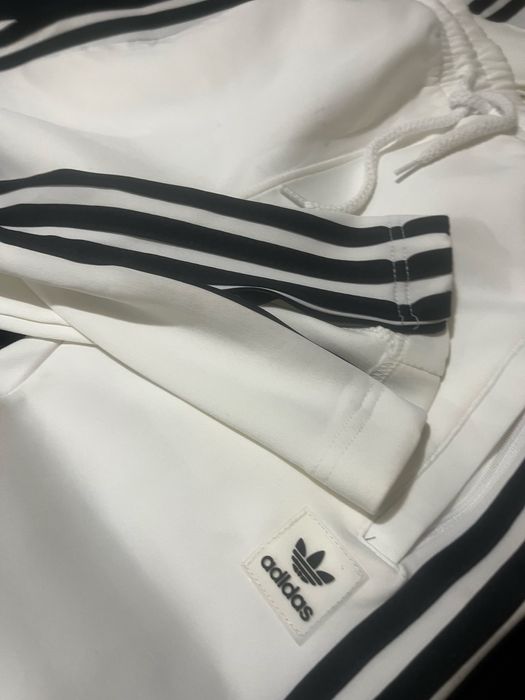 Treninguri dama adidas alb si negru  noi