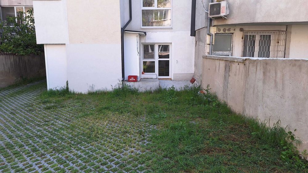 Дава се под наем Гараж / Паркомясто в Варна, Погреби - 12 кв.м за 51 € - Снимка #1