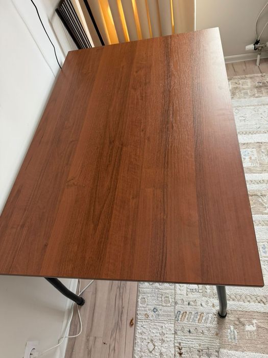 Продам деревянный стол