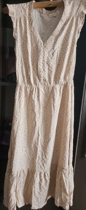 Женская одежда пуховик, платье, свитер