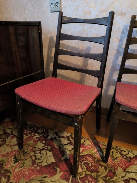 Стол раздвижной, стулья комплект